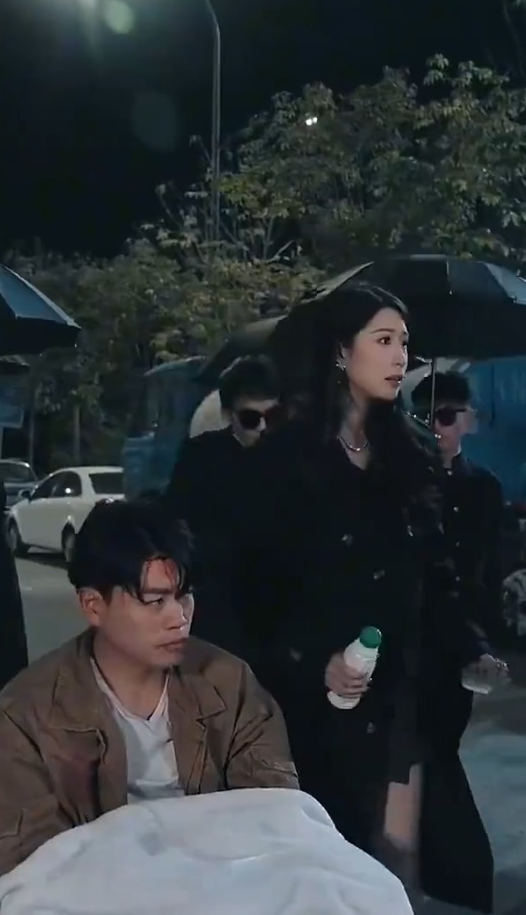 不羁于世海报